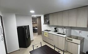 Exclusivo apartamento con piscina y parqueadero 602
